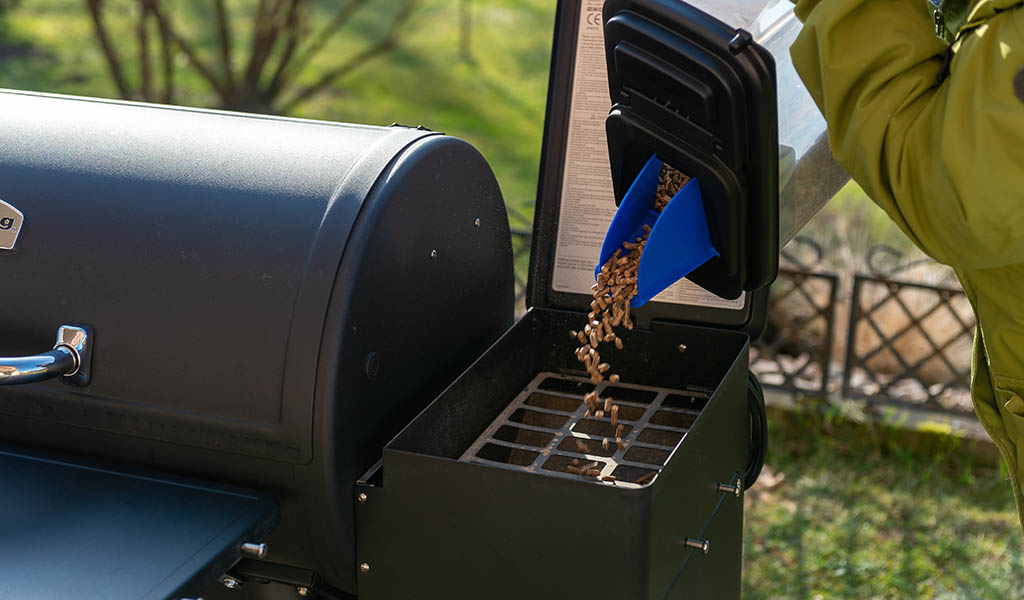 Broil King Pellet Grill Cleaning Kit With Brush And Scrapers