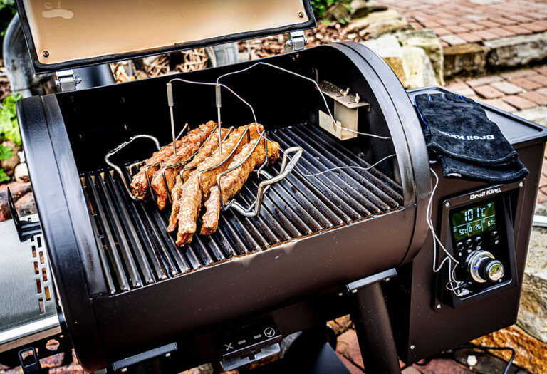 Technique  Smoking with Gas - Broil King